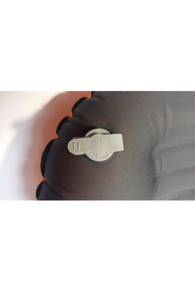 Подушка надувная Tramp TRA-160 (оранжевый/серый) Подушка надувная Tramp TRA-160 (оранжевый/серый)